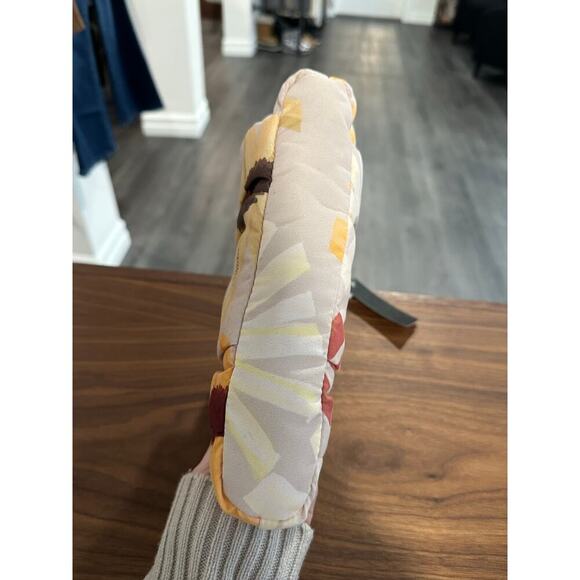 NWOT Vince Camuto Floral Wristlet Clutch - Picture 5 of 6